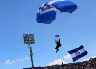 Este año 24 paracaidistas, entre ellos una mujer, brindarán show el 15 de septiembre