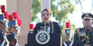 Castro encabeza fiestas de independencia de Honduras