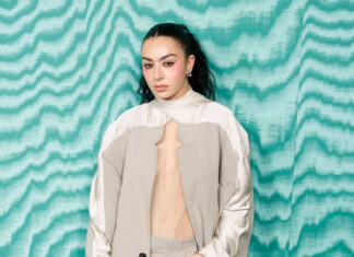 Charli XCX protagoniza ‘Erupcja’, una película en la que trabajó en secreto en Polonia