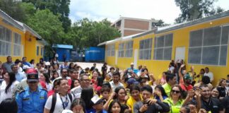 Gobierno saluda con escuelas construidas por influencer Shin Fujiyama