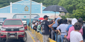 Control migratorio es normal, el problema es el tráfico vehicular, justifica el director del INM ante colapso de aduanas