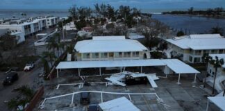 Hondureños damnificados por huracán Milton en Florida «hemos perdido todo, incluidos nuestros documentos»