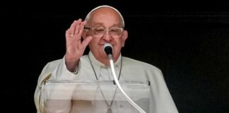 El papa insta a los jóvenes a no conformarse con ser «estrellas de un día» en las redes