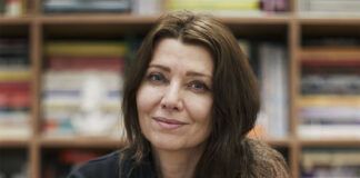 La escritora turca Elif Shafak alerta: «La censura, una vez que empieza, no tiene fin»