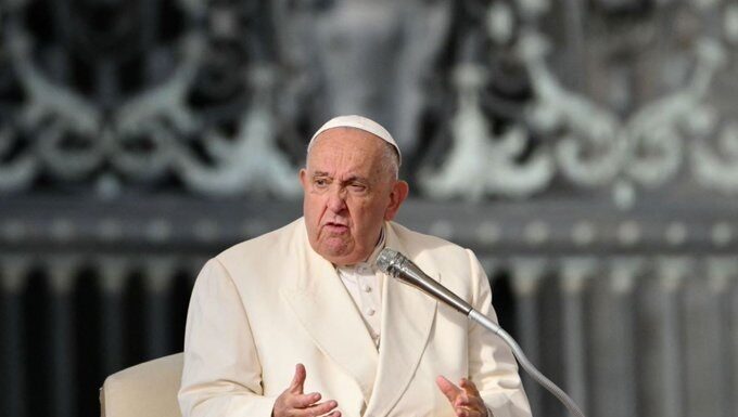 El papa insta a trabajar contra el acoso en ámbito escolar a maestros y educadores