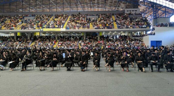 La UNAH gradúa a más de 1,538 nuevos profesionales