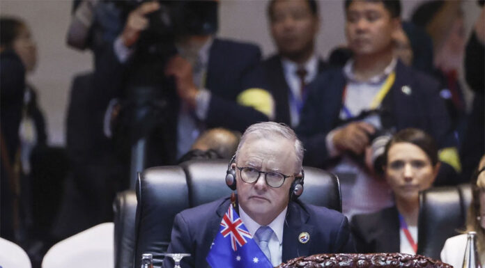 Australia aprueba pagar a otros países para que acojan a inmigrantes que no puede deportar