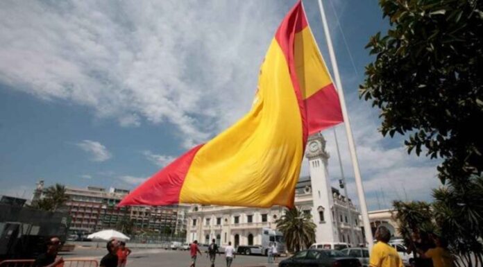 Las becas para que latinoamericanos estudien en España subirán 10 % en Fundación Carolina