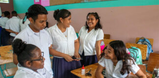 Integran el tema migratorio en el currículo nacional de educación media