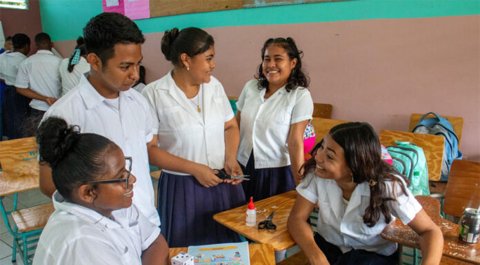 Integran el tema migratorio en el currículo nacional de educación media