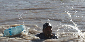 México rescatan a seis migrantes en el río Bravo, tres hondureños entre ellos