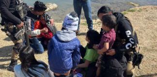 Identificados los tres hondureños rescatados con vida cuando cruzaban el río Bravo