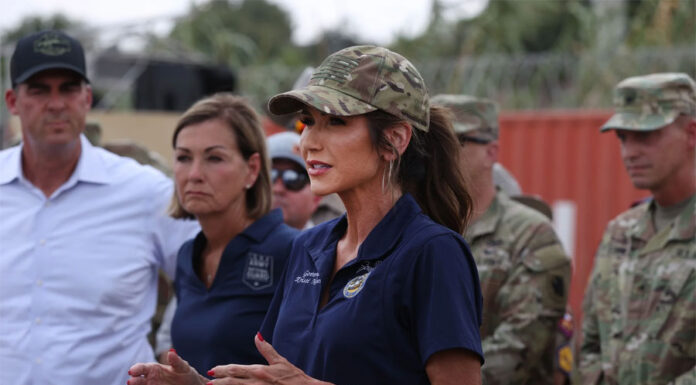 Secretaria de Seguridad Nacional dirige las primeras redadas de inmigrantes en Nueva York