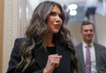 Noem nombra nuevos líderes del Servicio de Inmigración con miras a acelerar deportaciones