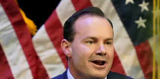 Senador estadounidense propone trasladar base militar a Guatemala y gravar remesas de hondureños