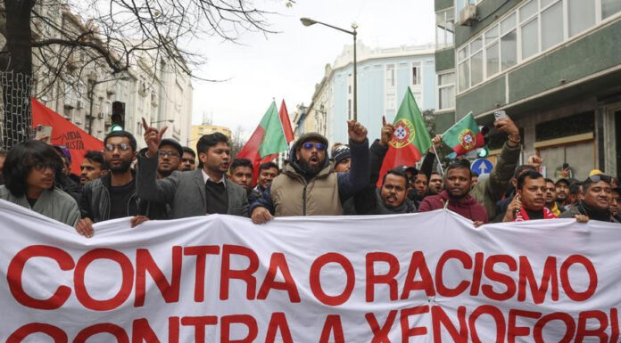 Miles de personas marchan en Lisboa en apoyo de los inmigrantes