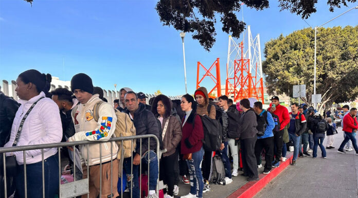 «La peor noticia», los migrantes con cita cancelada a las puertas de Estados Unidos