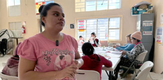 Activistas y migrantes denuncian caos y desesperación tras primeras deportaciones de Trump