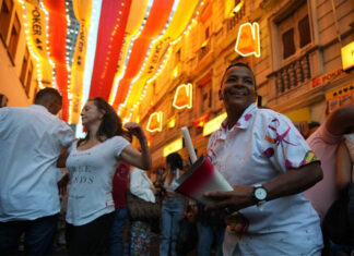 El ritmo de la salsa convierte a la ‘Calle del Sabor’ de Cali en una fiesta todos los días
