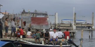 Una isla que se hunde del Caribe panameño, zona de embarque de migrantes de vuelta al sur