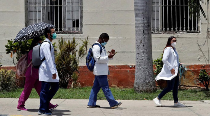 EEUU restringe visados a cubanos implicados en “explotación”, como misiones médicas