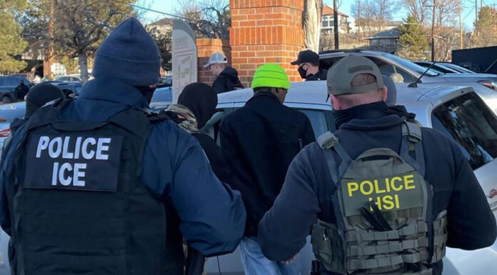 Arrestan en redadas en Aurora a 100 pandilleros del Tren de Aragua y a otros migrantes