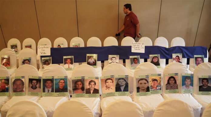 Presentan una propuesta de ley para atender a migrantes y a sus familias en El Salvador