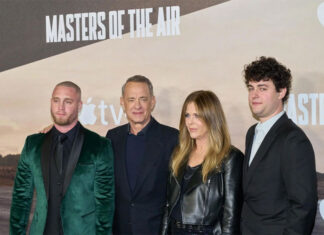 Chet Hanks recrea junto a su padre, Tom Hanks, una escena de ‘Forrest Gump’