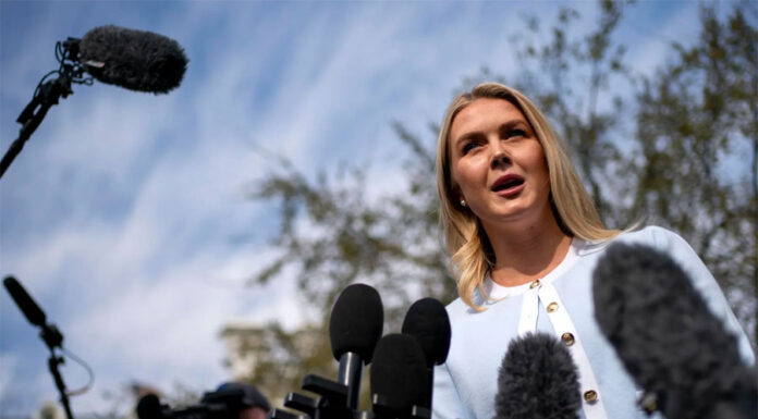 El Departamento de Educación de EEUU mantendrá ayudas y préstamos pese a la orden de Trump