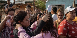 Pánico e indignación entre venezolanas en EE.UU. dejan las deportaciones a El Salvador