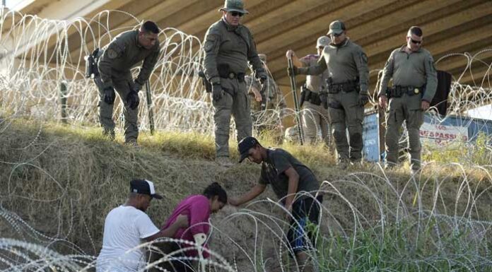 EEUU anuncia multa de 5 mil dólares por ingreso irregular a su territorio