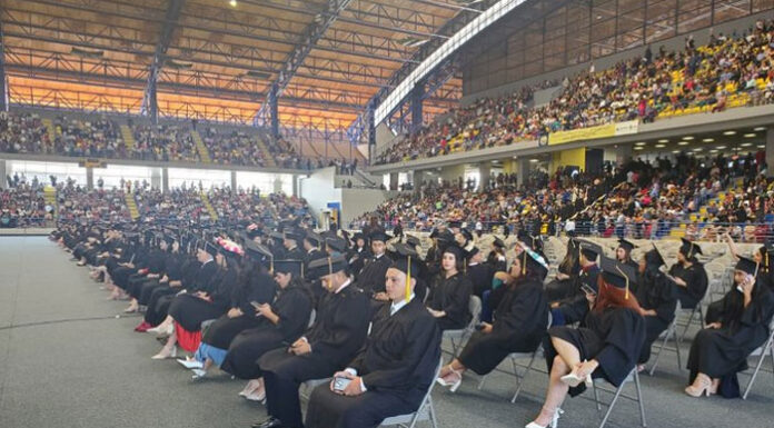 UNAH gradúa a mil 600 profesionales de diferentes carretas