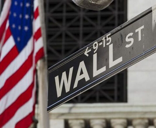 Wall Street zanja 2025 al alza, con volatilidad por aranceles y atento al ‘boom’ de la IA