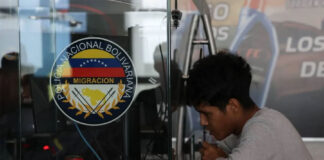 Aterriza en Venezuela segundo avión estadounidense en una semana con migrantes deportados