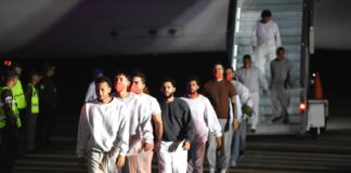 Una jueza respalda a Trump en el uso de una ley de guerra para expulsar a migrantes