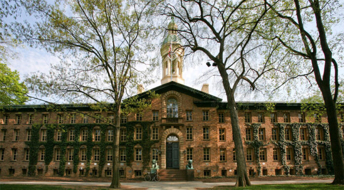 La Universidad de Princeton obligada a suspender becas por los recortes de Trump
