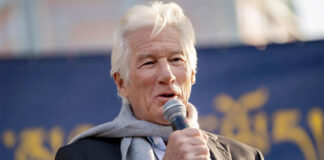 Richard Gere aprovecha visita a Barcelona para volver a mostrar su apoyo a ONG Open Arms