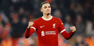 Klopp: «Apagué la televisión al ver los abucheos a Alexander-Arnold»