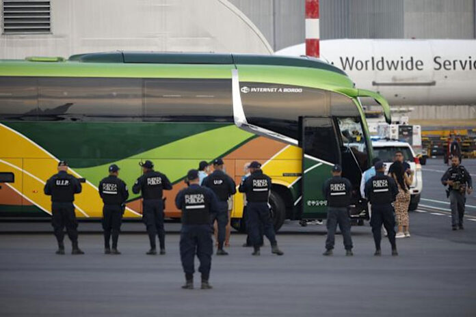 bus-policías-Costa-Rica
