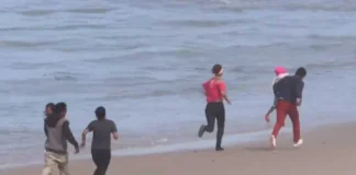 Migrantes se arriesgan en el mar de California ante cerco de Trump en tierra