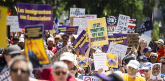 ‘¡Mayday!’: los trabajadores migrantes marchan pidiendo «auxilio» ante políticas de Trump