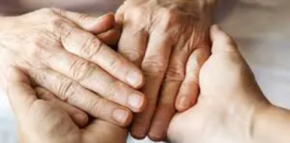 Adultos mayores sobreviven con pensiones indignas y siguen ignorados por los gobiernos, lamenta sociólogo