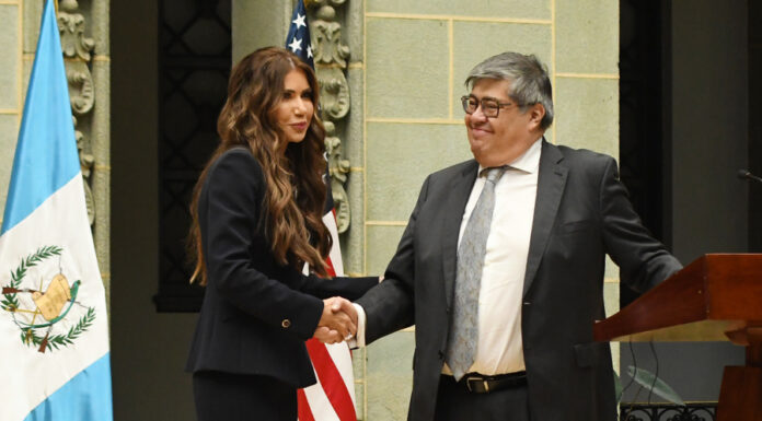 Guatemala y EE.UU. firman un convenio para fortalecer la seguridad conjunta en aeropuerto