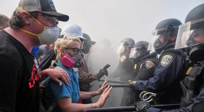 Trump ordena cortar los fondos federales a cualquier ONG implicada en disturbios