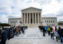 El Supremo da vía libre al Gobierno de Trump para deportar migrantes a terceros países