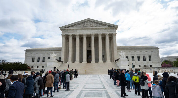 El Supremo da vía libre al Gobierno de Trump para deportar migrantes a terceros países