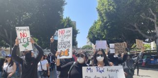 La comunidad de Los Ángeles se resiste a doblegar su defensa de los indocumentados