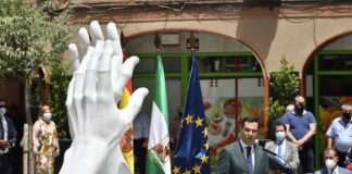 ‘El aplauso infinito’, homenaje a los profesionales sanitarios y a la sociedad, por la Covid-19