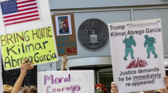 Kilmar Ábrego García denuncia que sufrió torturas en la megacárcel de El Salvador