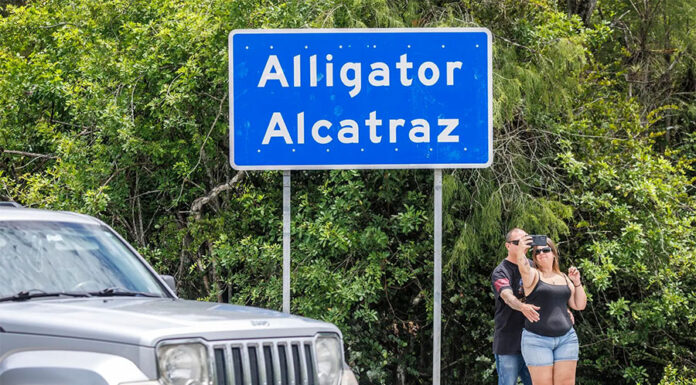 Florida apelará el fallo que cerrará ‘Alligator Alcatraz’ y avisa que seguirá deportando